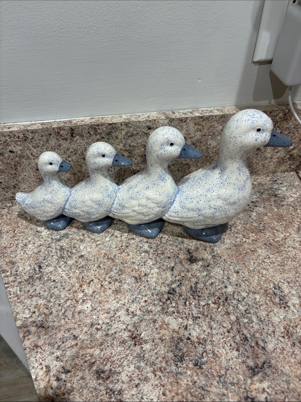 Vintage Speckled Ceramic Duck Family Sculpture - Home Art